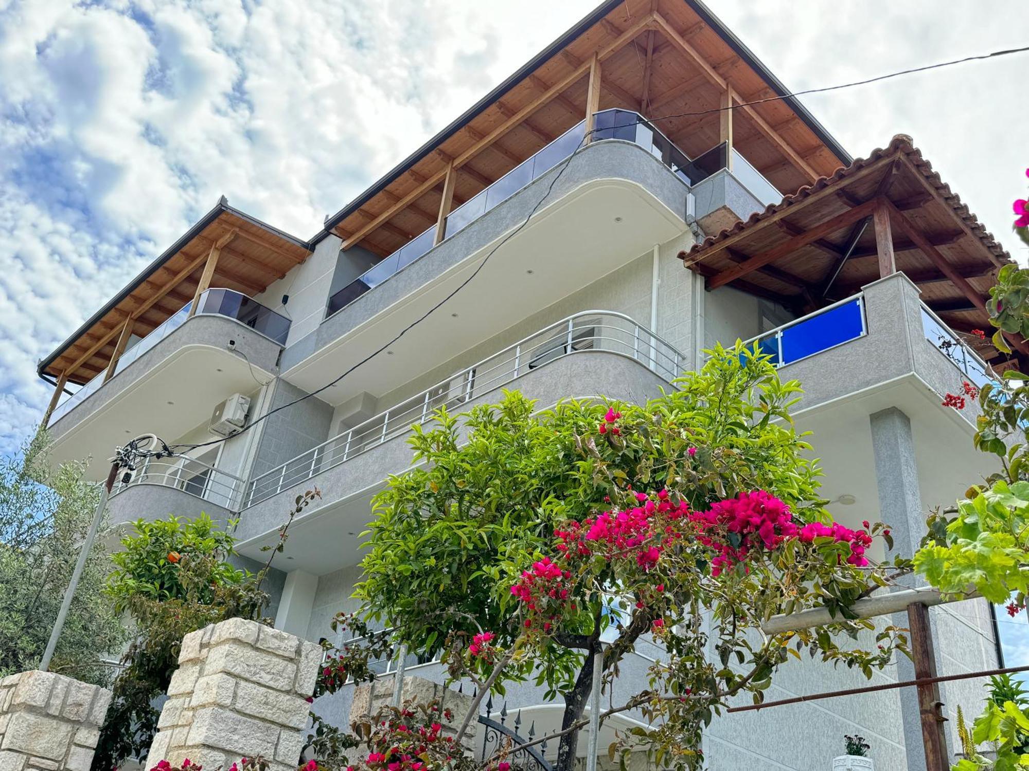 Villa Bodini Himare Exterior photo